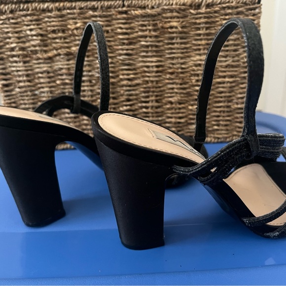 Black high heels - Picture 4 of 6